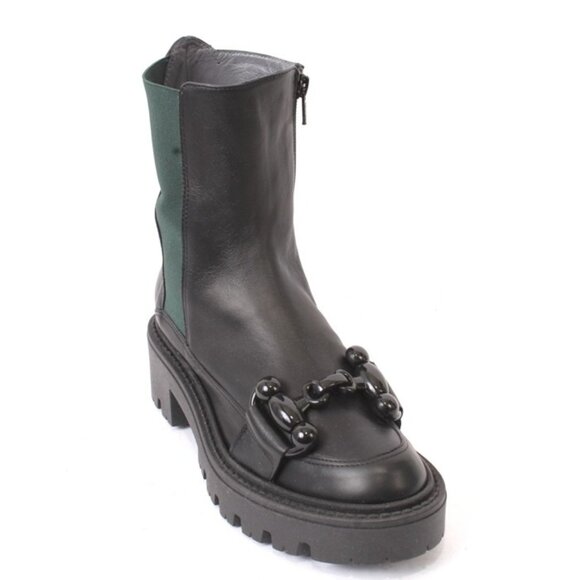 Fucsia 874 Black Leather Zip-Up Ankle Boots